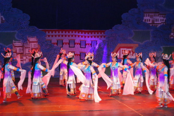 《幸福在路上》 唐卡藝術(shù)與舞臺表演的千年對話